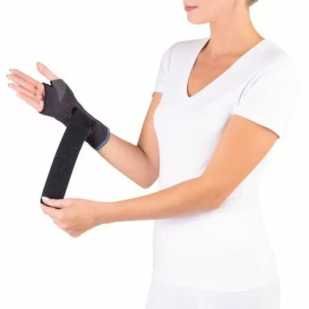 Бандаж компрессионный на лучезапястный сустав Тривес Т-8381С Evolution 