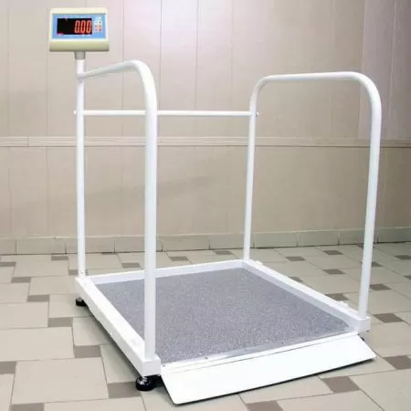 Весы МП "Здоровье" 300 ВДА-(50/100;Р) (80х80) 07 (15) К для взвешивания стоя и в инвалидном кресле, без ростомера и стульчика