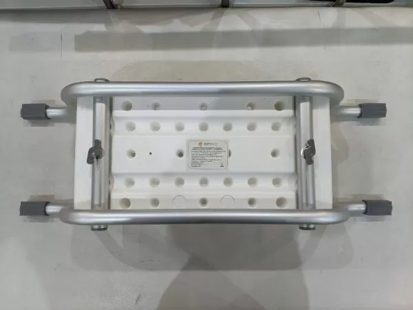 Сиденье для ванны Armed В00650 Доброта, на конце крепления трещина