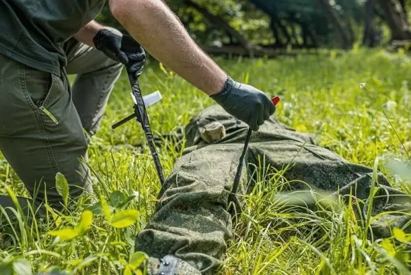 Жгут-турникет крoвooстaнaвливaющий МЕДПЛАНТ ЖК-01 с лентой для фиксации времени, вид сложения 2, артикул 1747