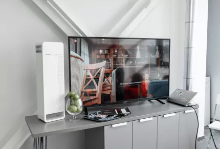 Облучатель-рециркулятор бактерицидный бытовой Ultrafor, 2 лампы по 30 Вт, с счетчиком наработки ламп, белый