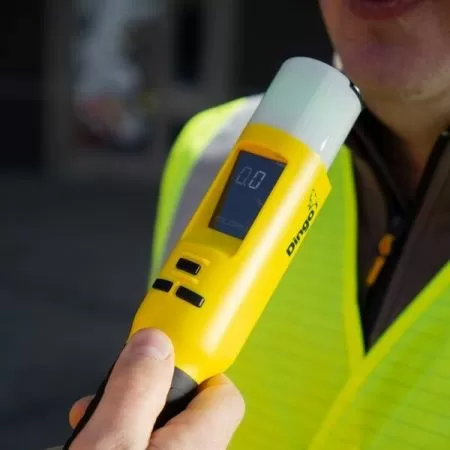 Анализатор паров этанола в выдыхаемом воздухе Динго iblow 10