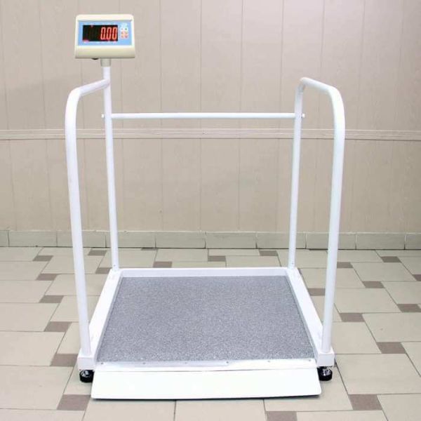 Весы МП "Здоровье" 300 ВДА-(50/100;Р) (80х80) 07 (15) К для взвешивания стоя и в инвалидном кресле, без ростомера и стульчика