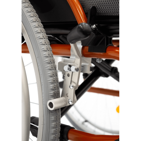 Кресло-коляска МЕТ STABLE с регулировкой высоты подлокотников, ширина сиденья 46 см, колеса пневматические